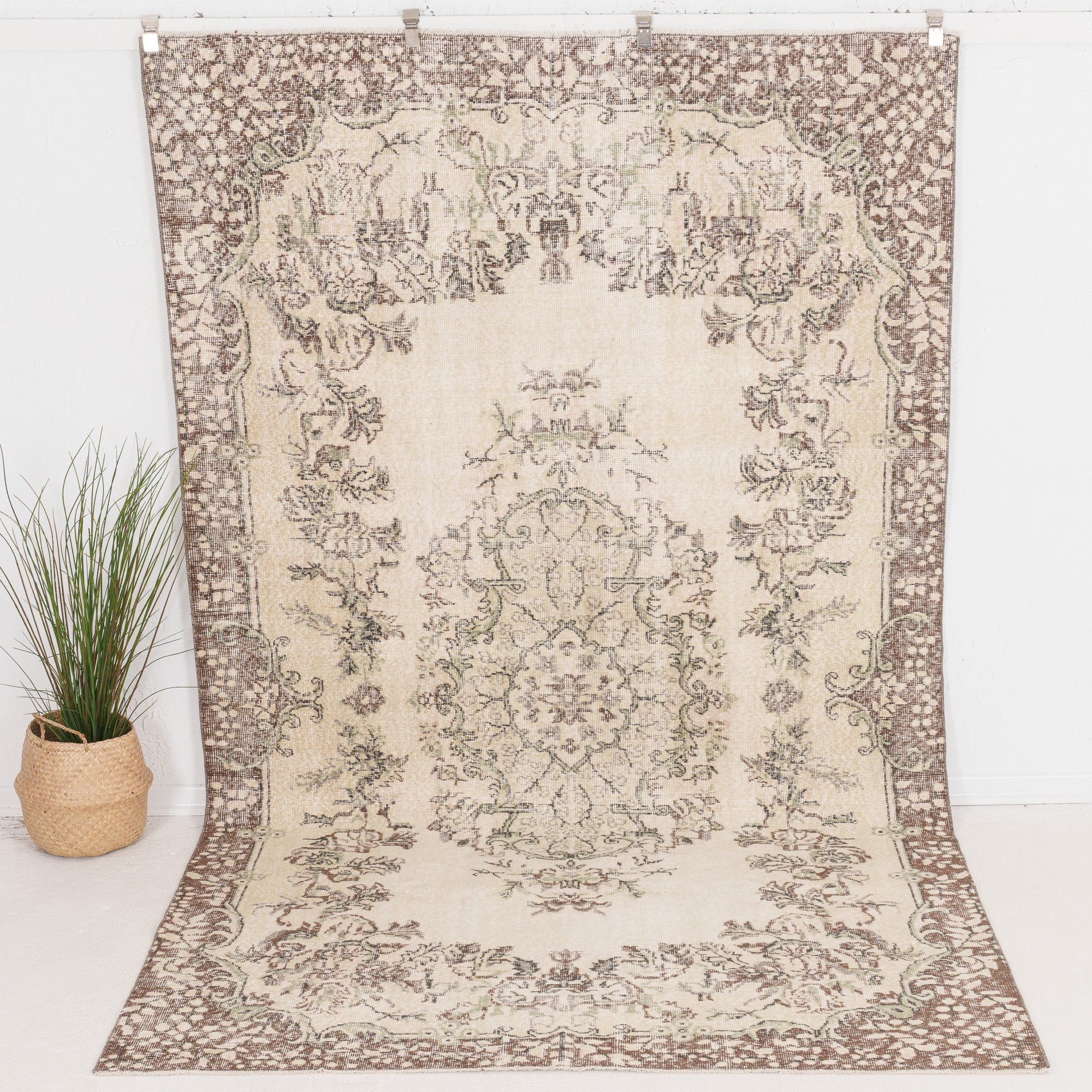 Zaerinis - Vintage Turkish Area Rug