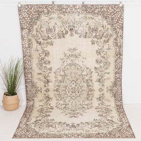 Zaerinis - Vintage Turkish Area Rug