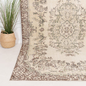 Zaerinis - Vintage Turkish Area Rug