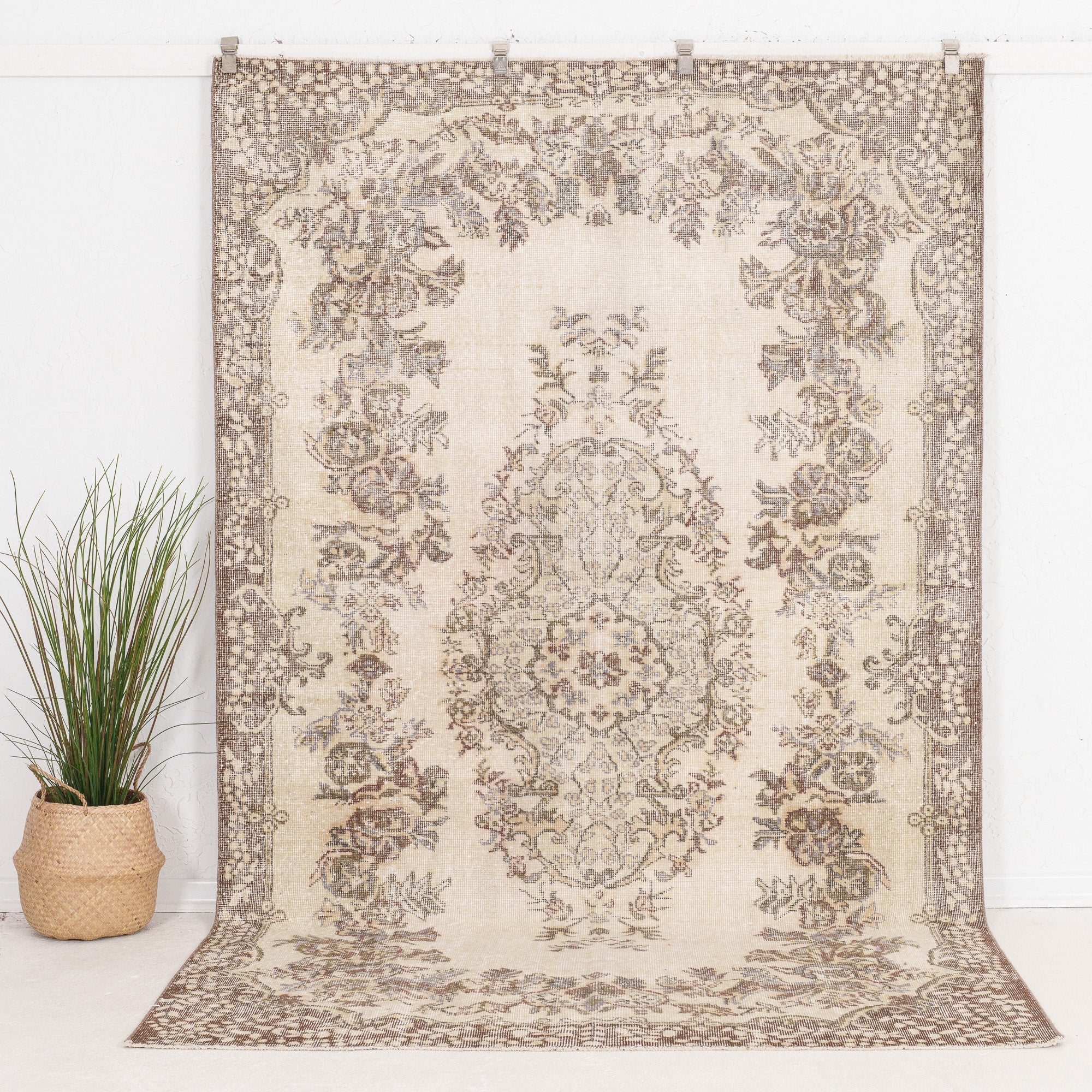 Zaerinine - Vintage Turkish Area Rug