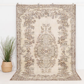 Zaerinine - Vintage Turkish Area Rug