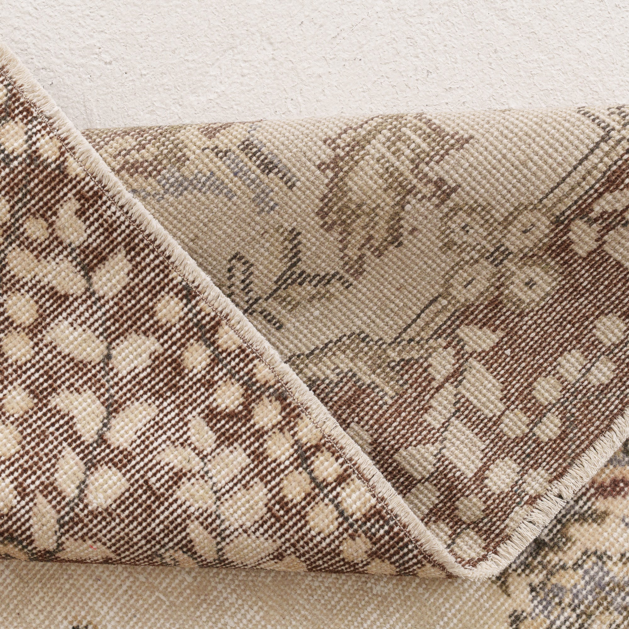 Zaerinine - Vintage Turkish Area Rug