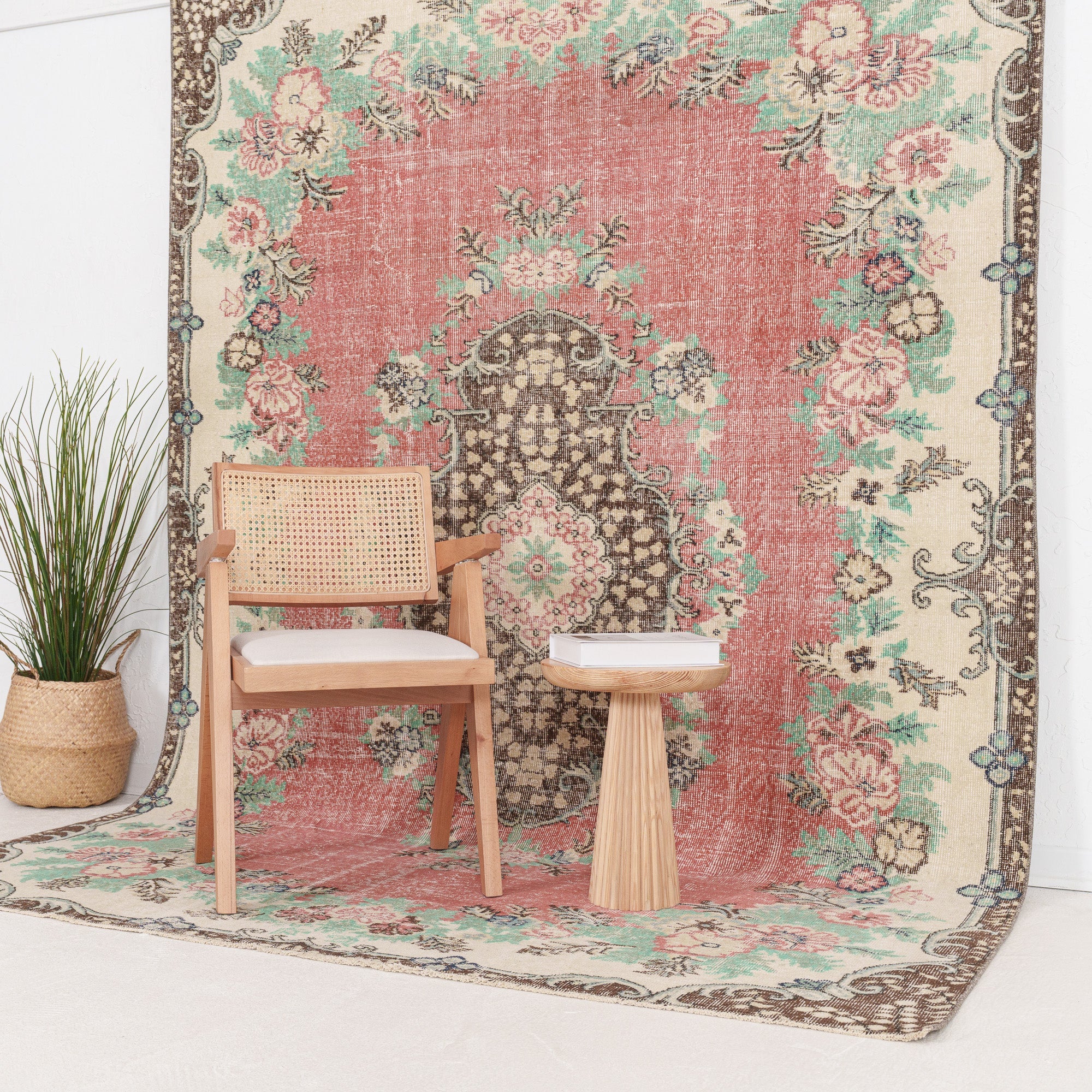 Zaerinaria - Vintage Turkish Area Rug