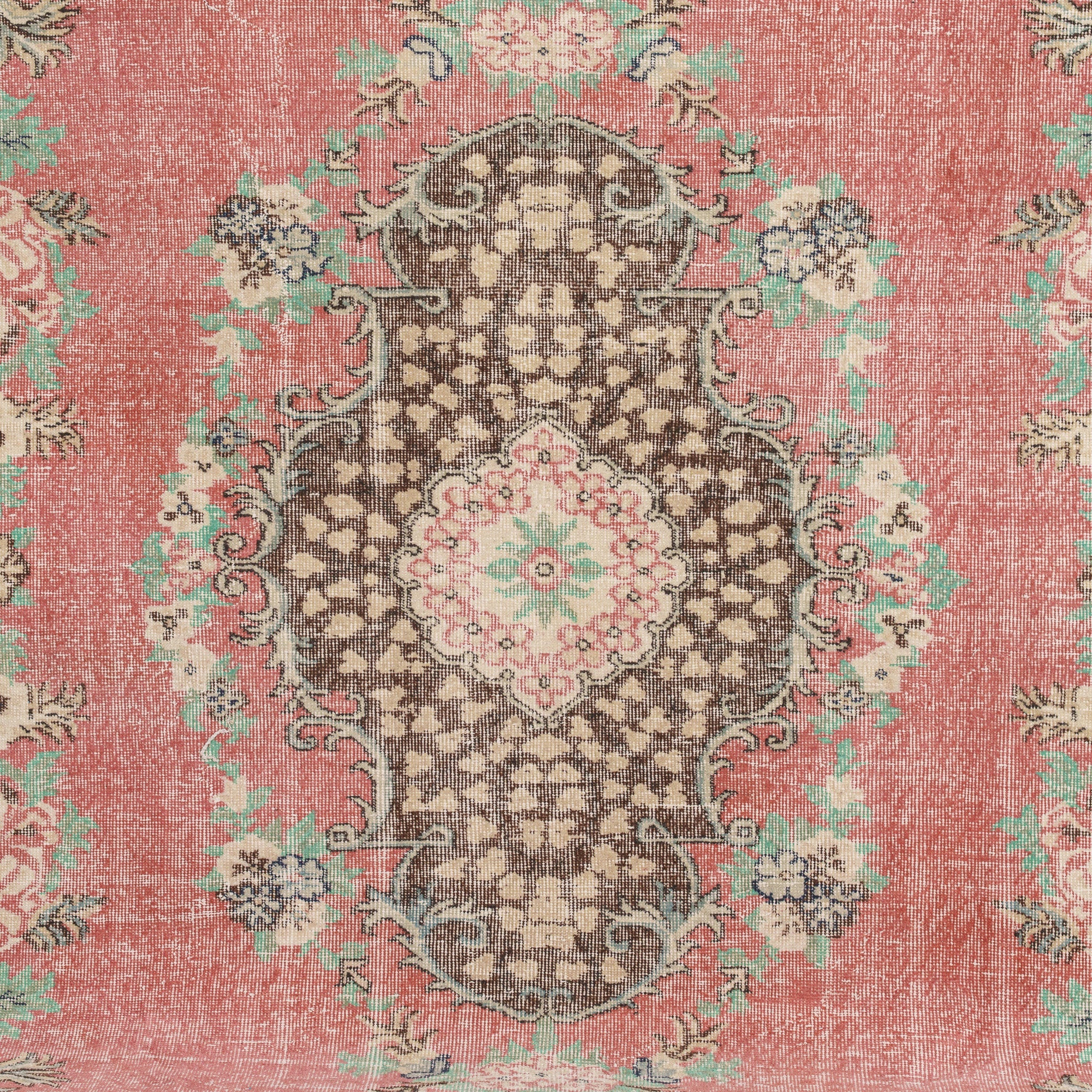 Zaerinaria - Vintage Turkish Area Rug