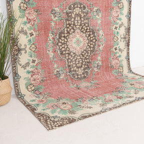Zaerinaria - Vintage Turkish Area Rug