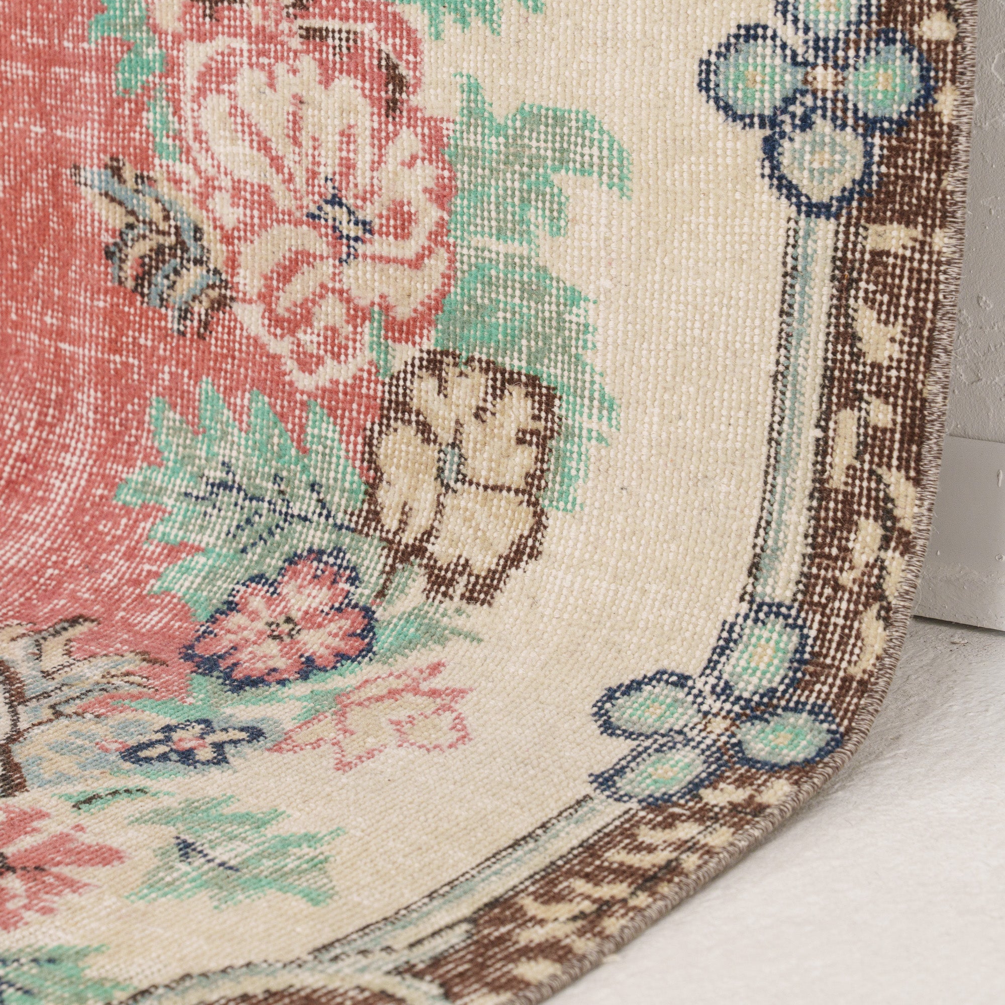 Zaerinaria - Vintage Turkish Area Rug