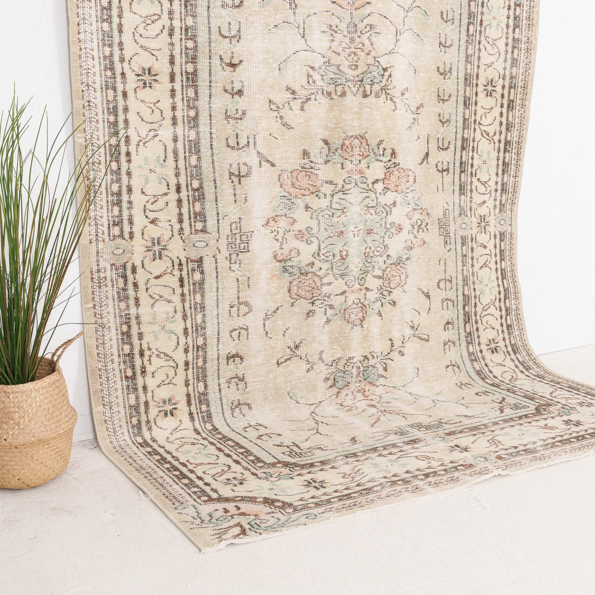 Yaelisa - Vintage Turkish Area Rug