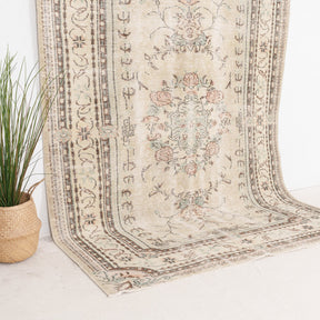 Yaelisa - Vintage Turkish Area Rug