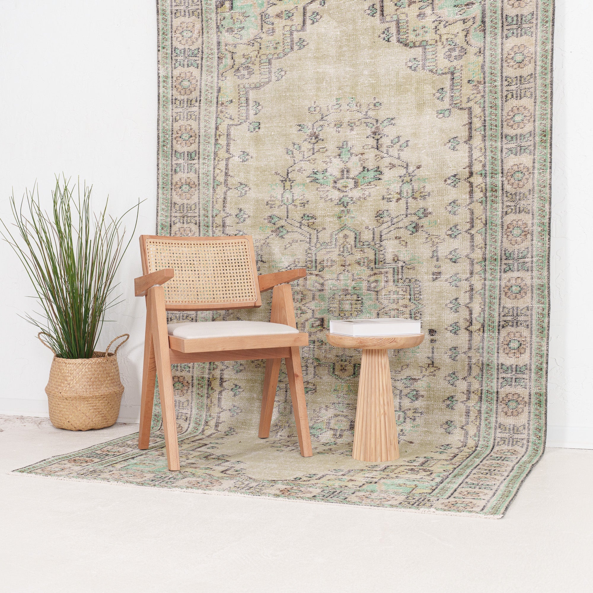 Yaelisella - Vintage Turkish Area Rug