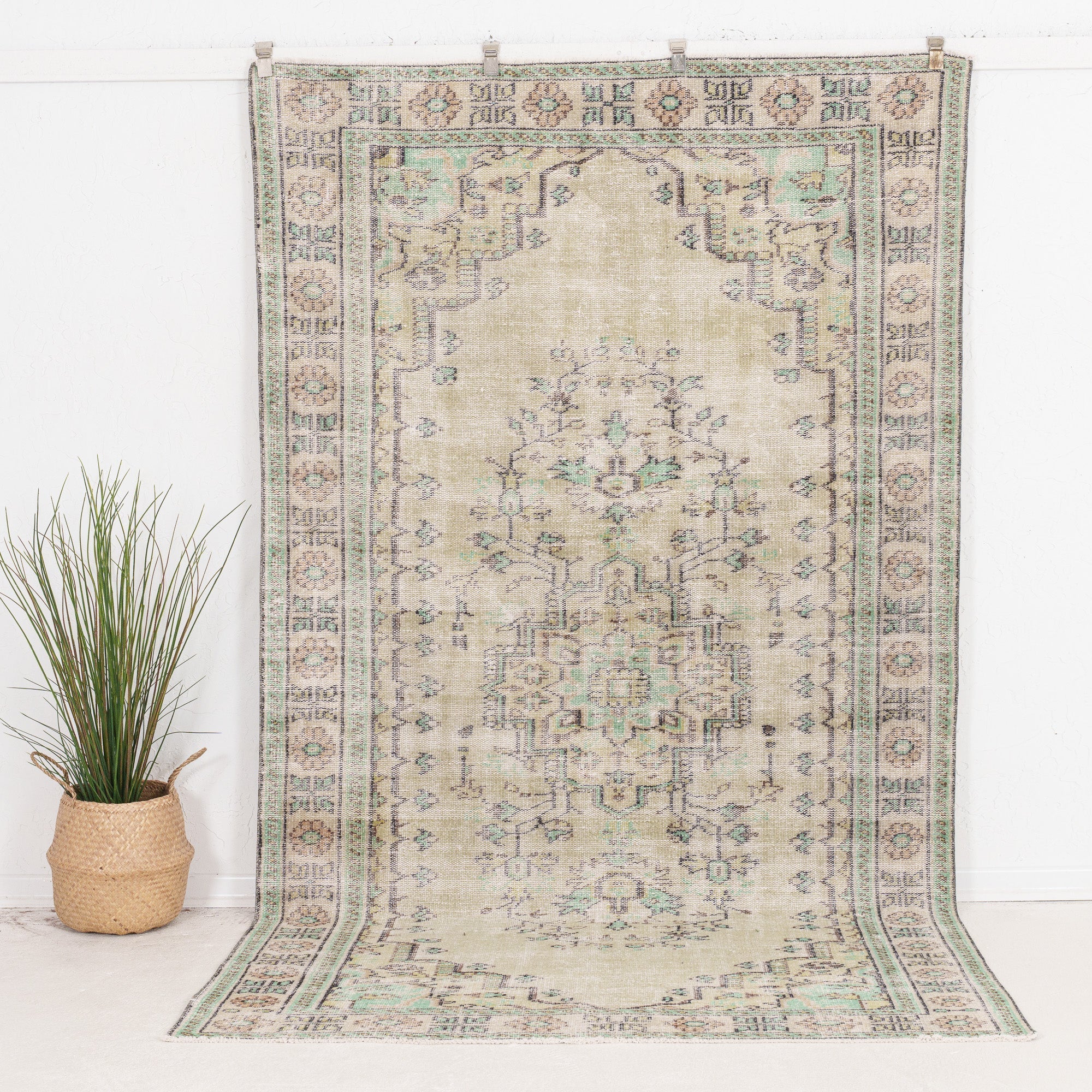 Yaelisella - Vintage Turkish Area Rug