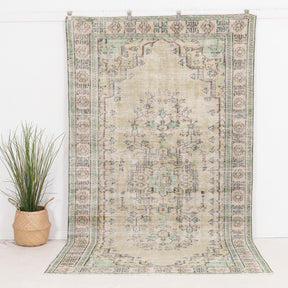 Yaelisella - Vintage Turkish Area Rug