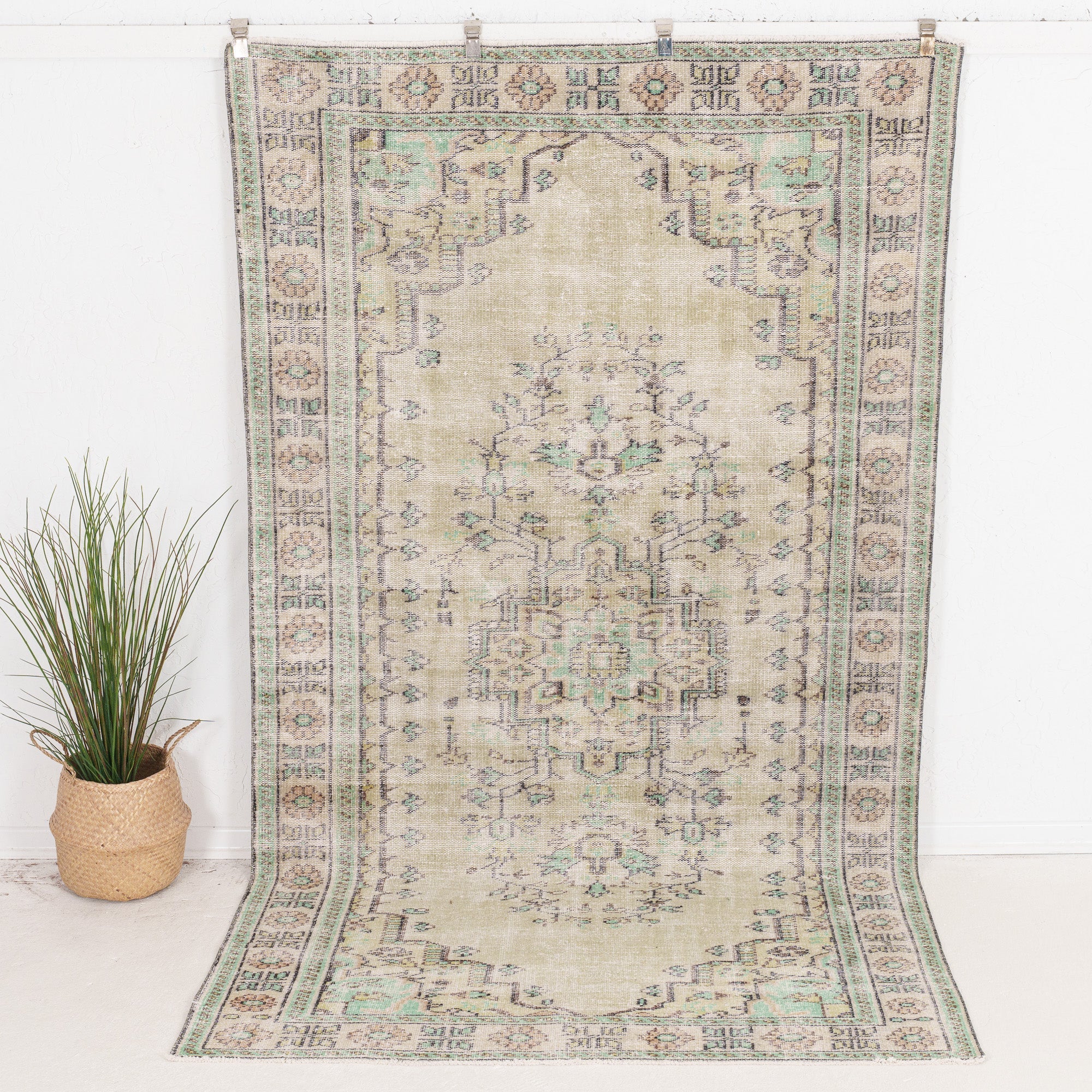 Yaelisella - Vintage Turkish Area Rug