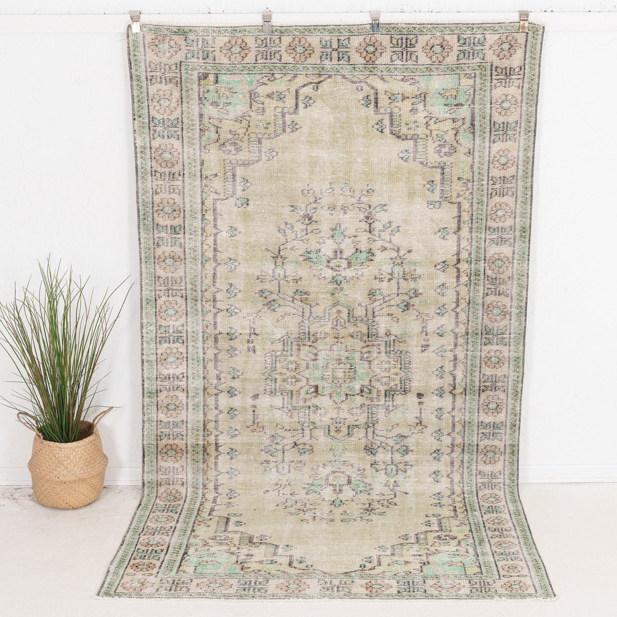 Yaelisella - Vintage Turkish Area Rug