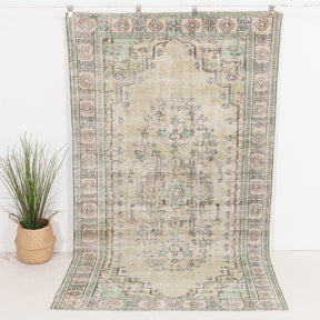 Yaelisella - Vintage Turkish Area Rug