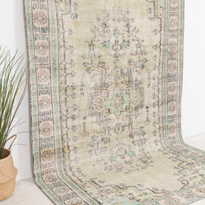 Yaelisella - Vintage Turkish Area Rug