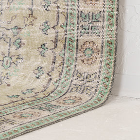 Yaelisella - Vintage Turkish Area Rug