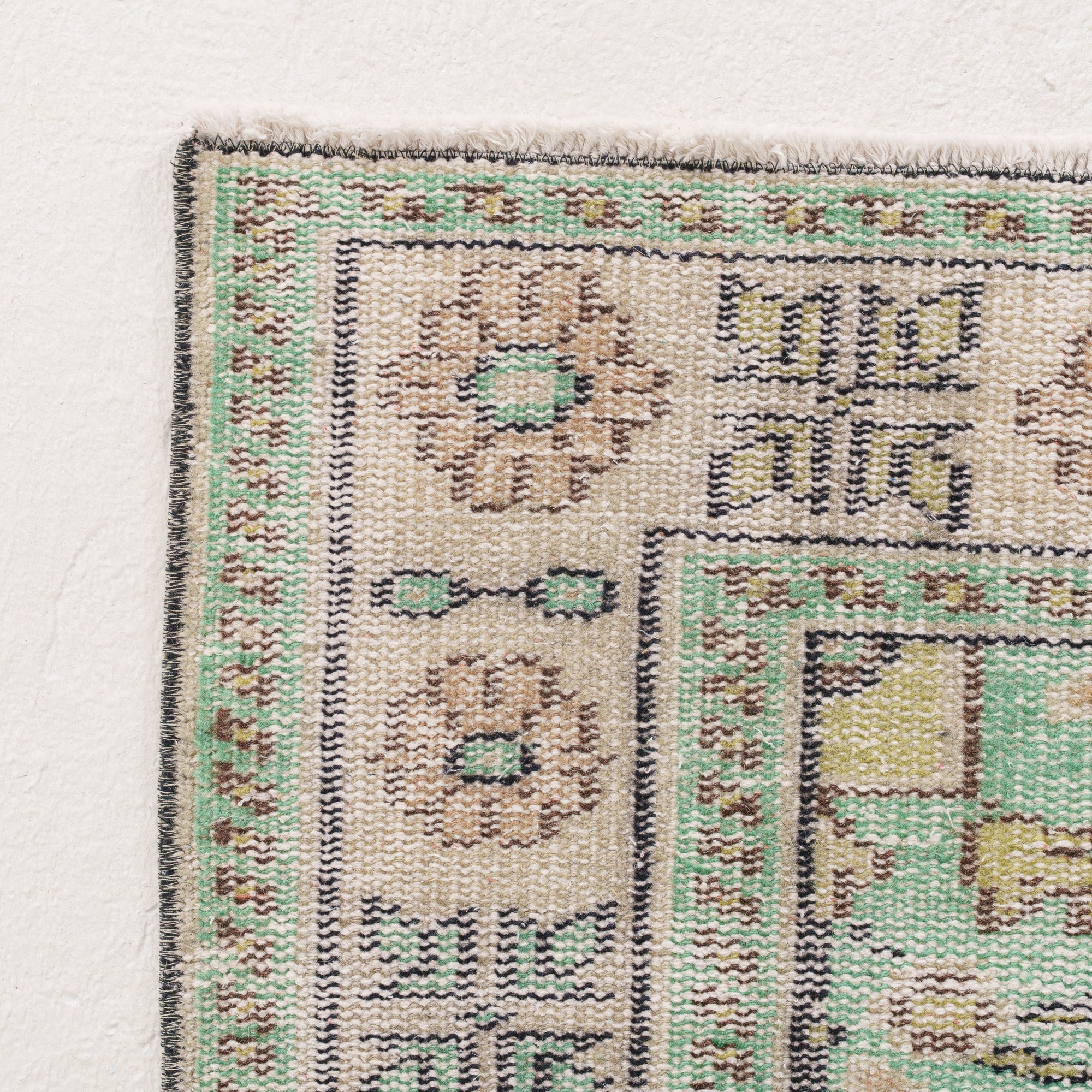 Yaelisella - Vintage Turkish Area Rug