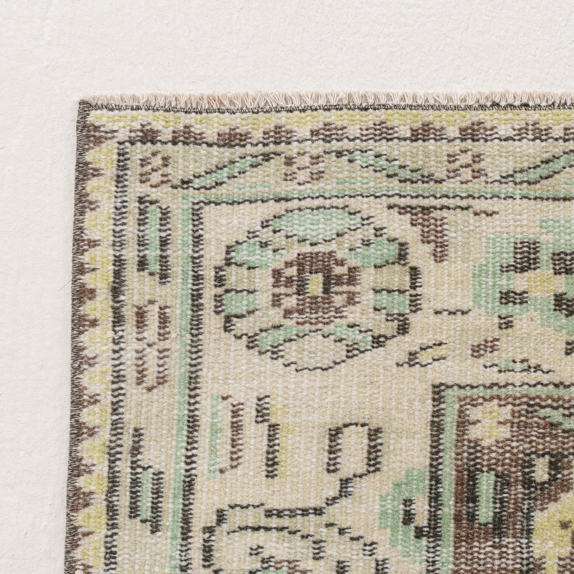 Yaelisena - Vintage Turkish Area Rug