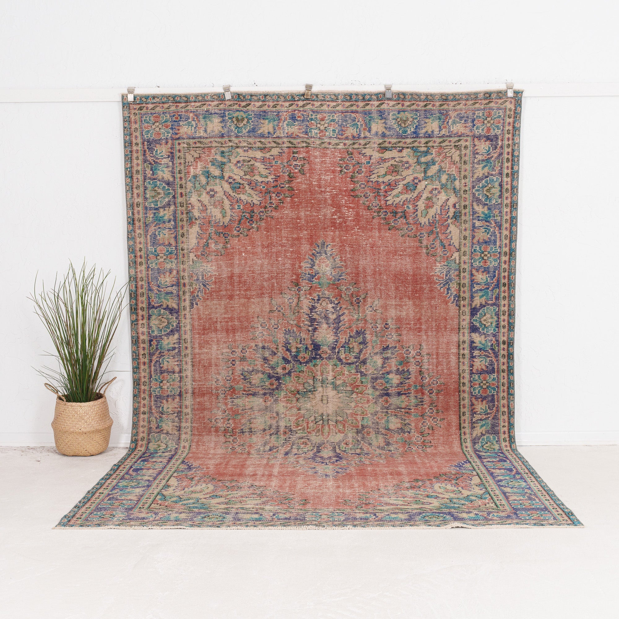 Yaelisin - Vintage Turkish Area Rug