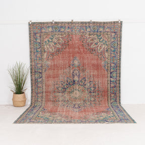 Yaelisin - Vintage Turkish Area Rug