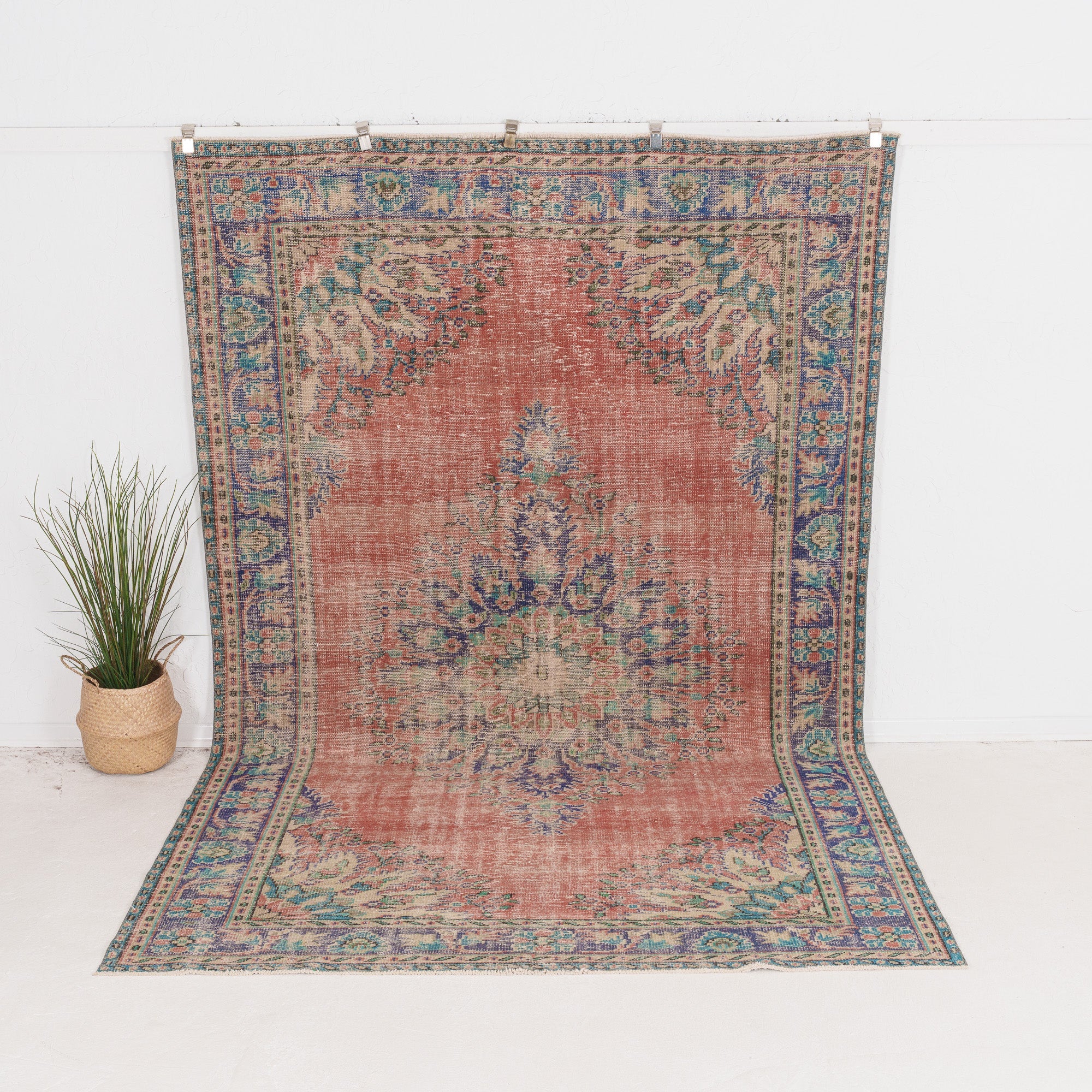 Yaelisin - Vintage Turkish Area Rug