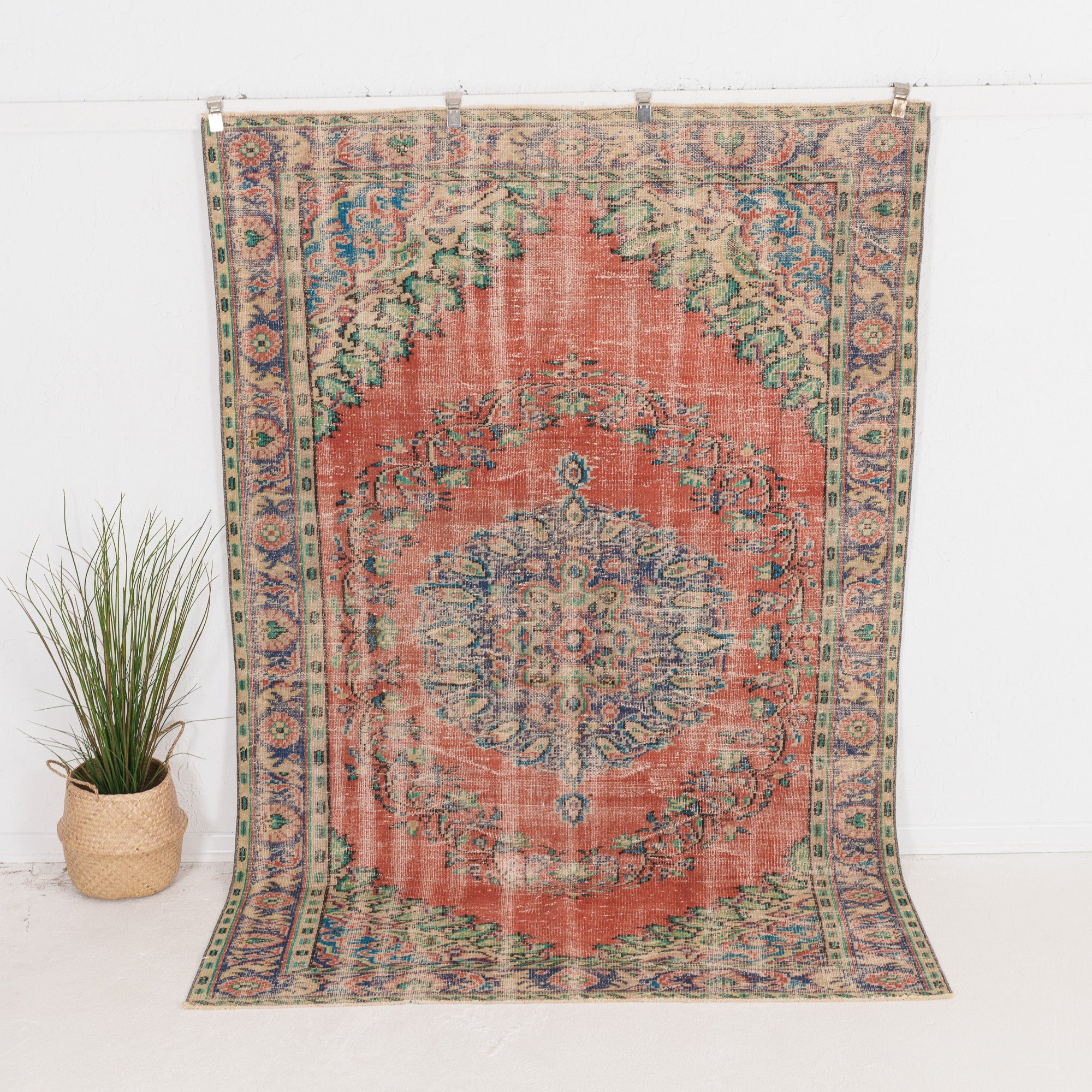 Yaelisara - Vintage Turkish Area Rug