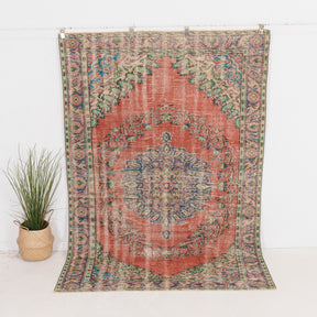 Yaelisara - Vintage Turkish Area Rug