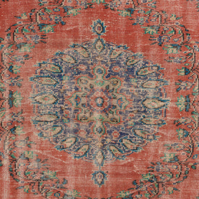 Yaelisara - Vintage Turkish Area Rug