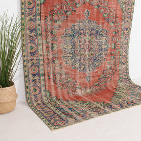 Yaelisara - Vintage Turkish Area Rug