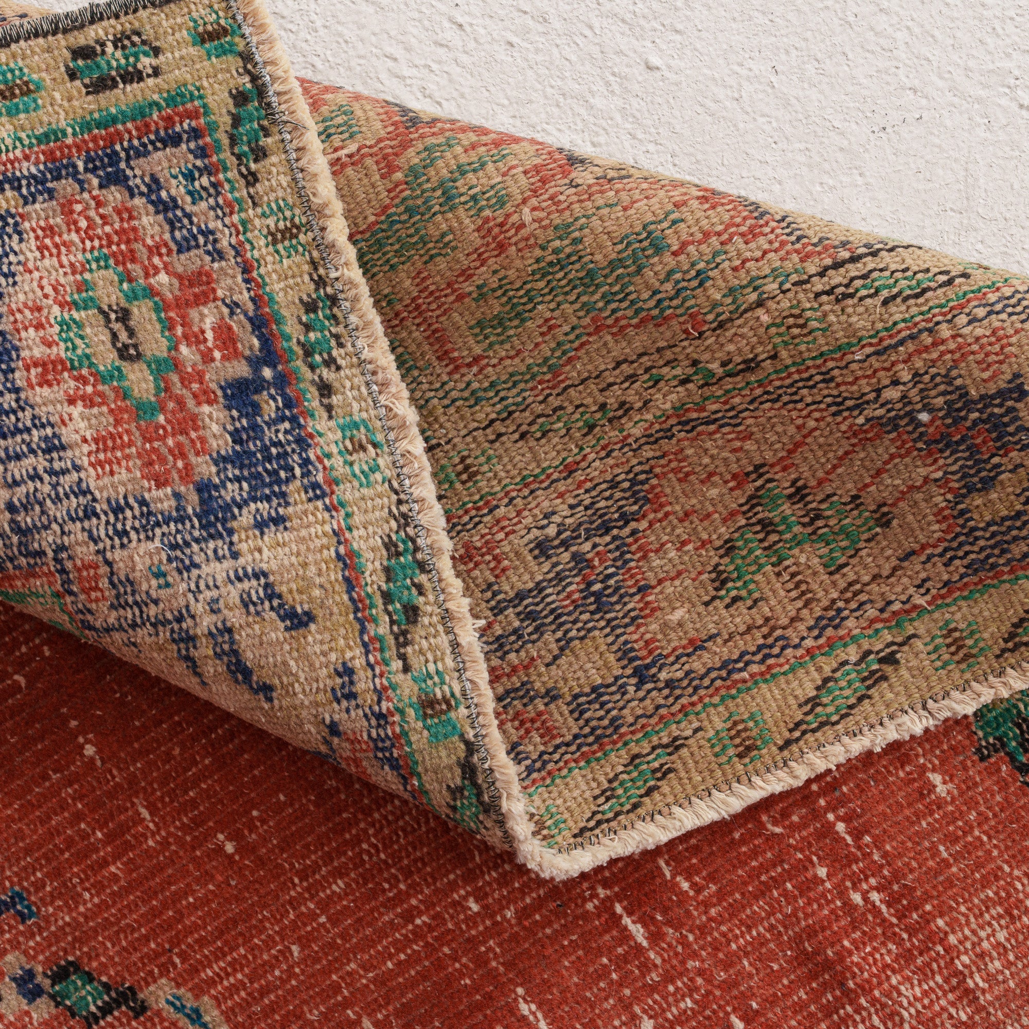 Yaelisara - Vintage Turkish Area Rug