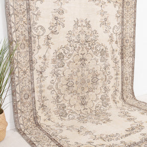 Yaelisaria - Vintage Turkish Area Rug