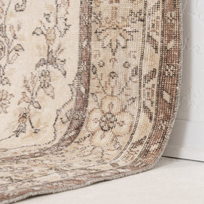 Yaelisaria - Vintage Turkish Area Rug