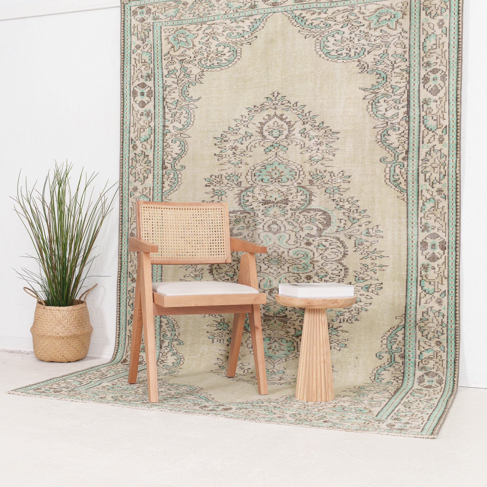 Yaelisess - Vintage Turkish Area Rug