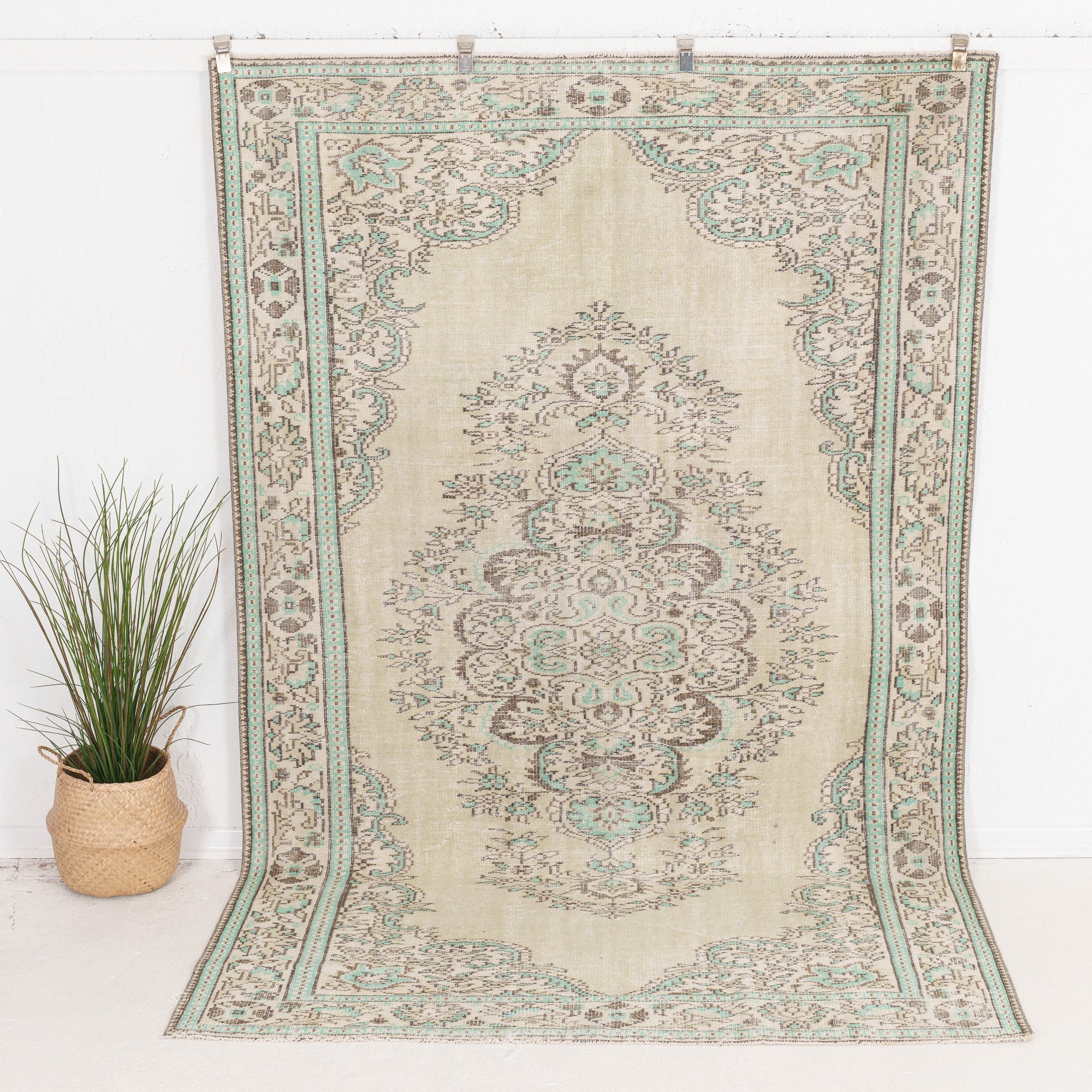Yaelisess - Vintage Turkish Area Rug