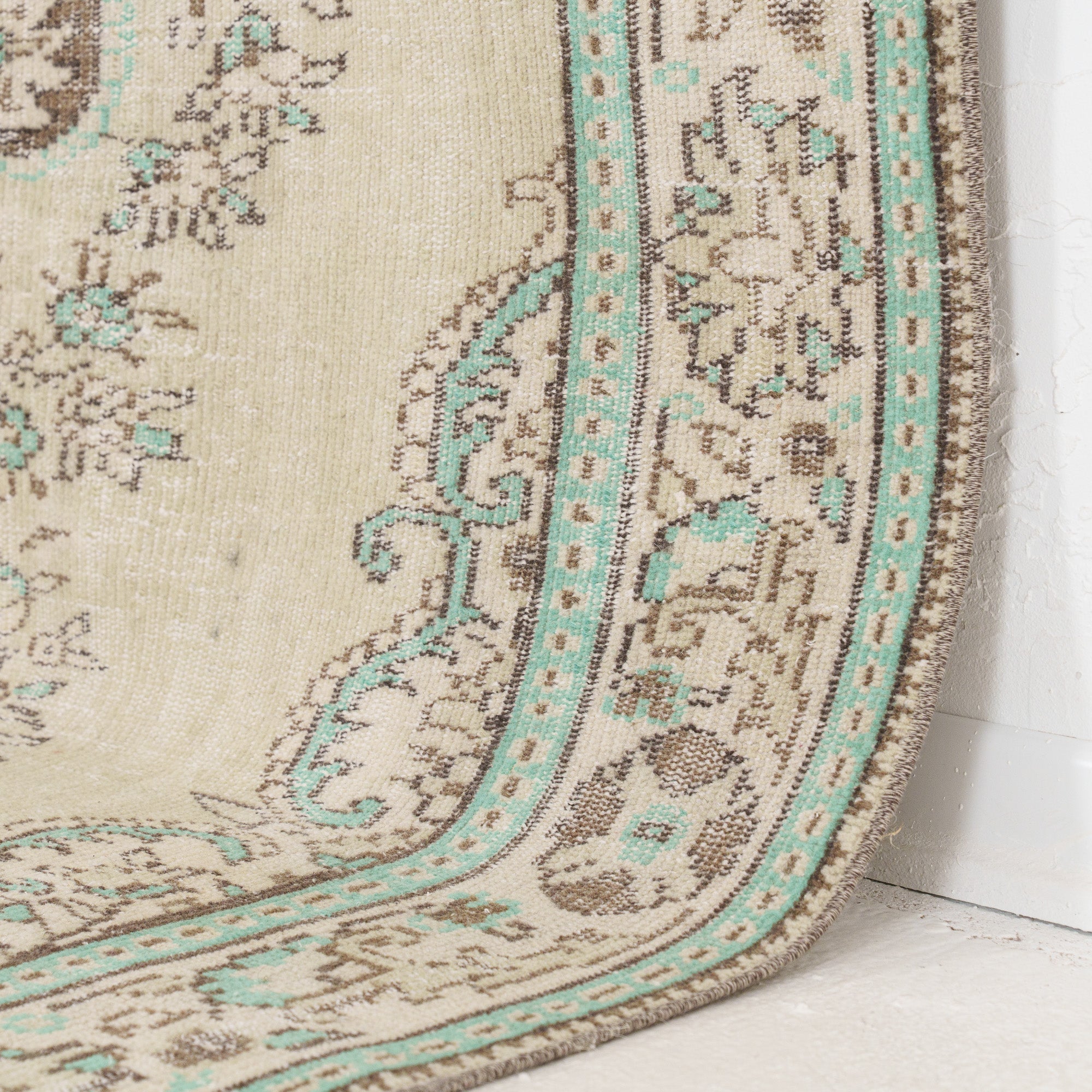 Yaelisess - Vintage Turkish Area Rug