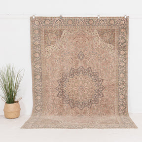 Xaerisia - Vintage Turkish Area Rug
