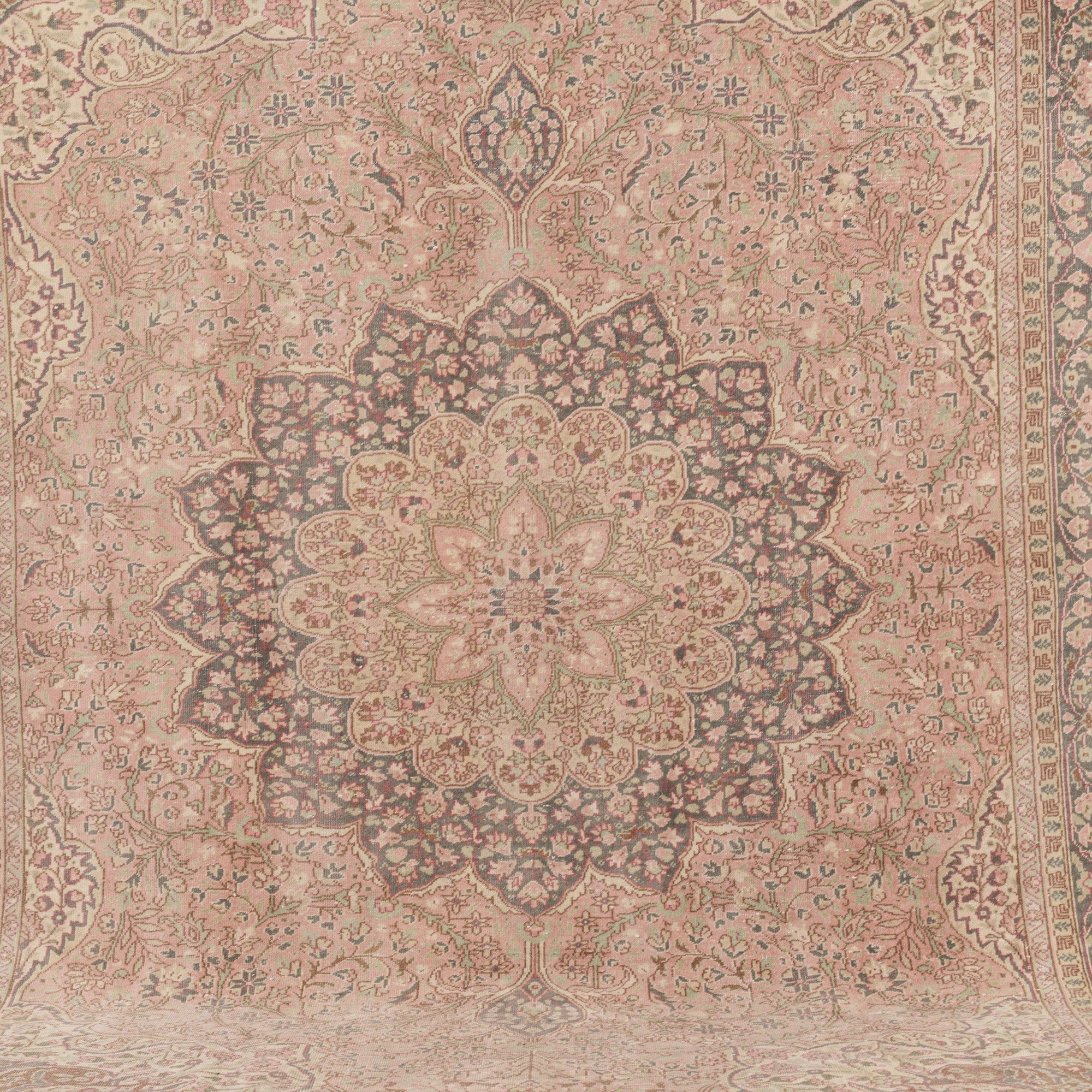 Xaerisia - Vintage Turkish Area Rug