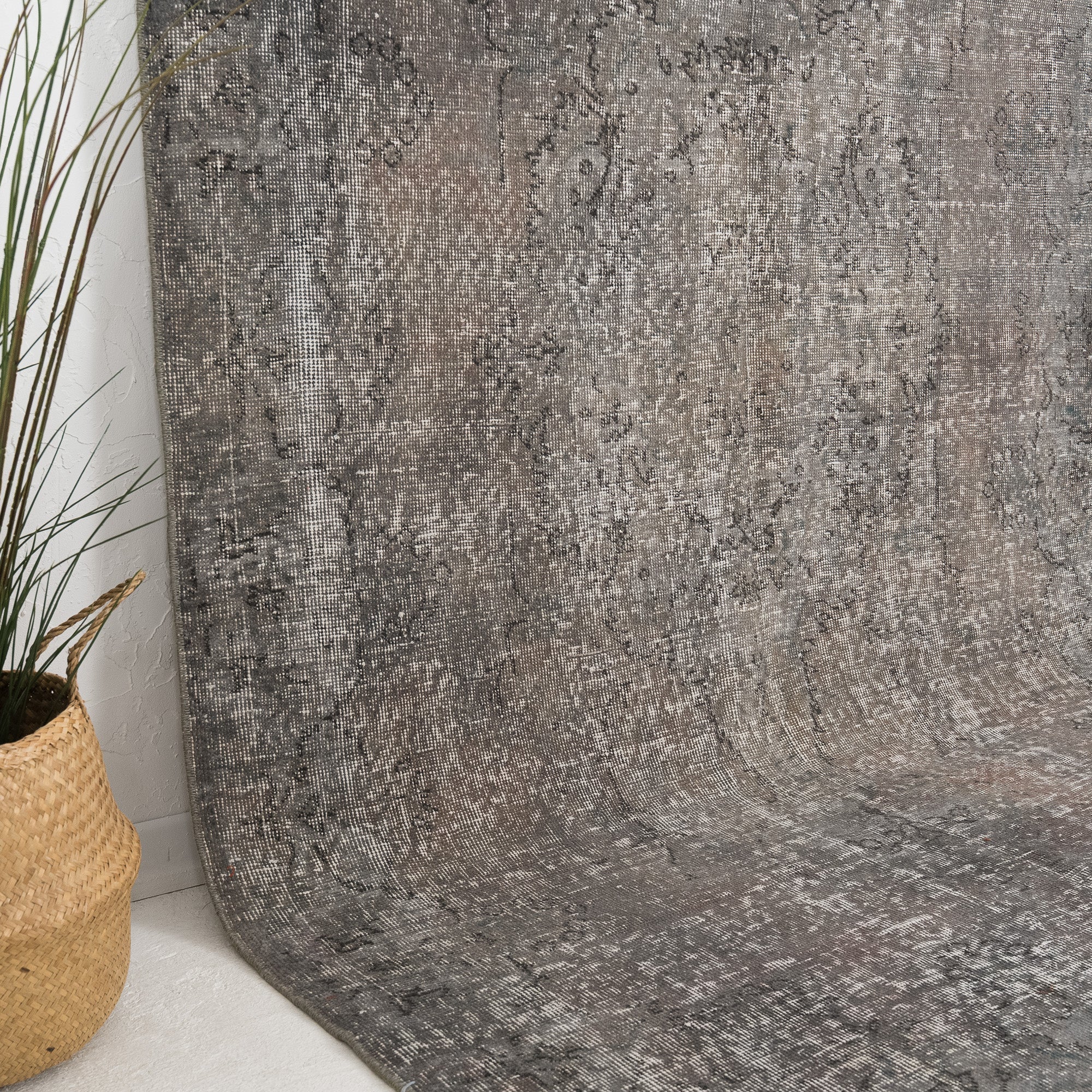 Neravine - Vintage Turkish Area Rug