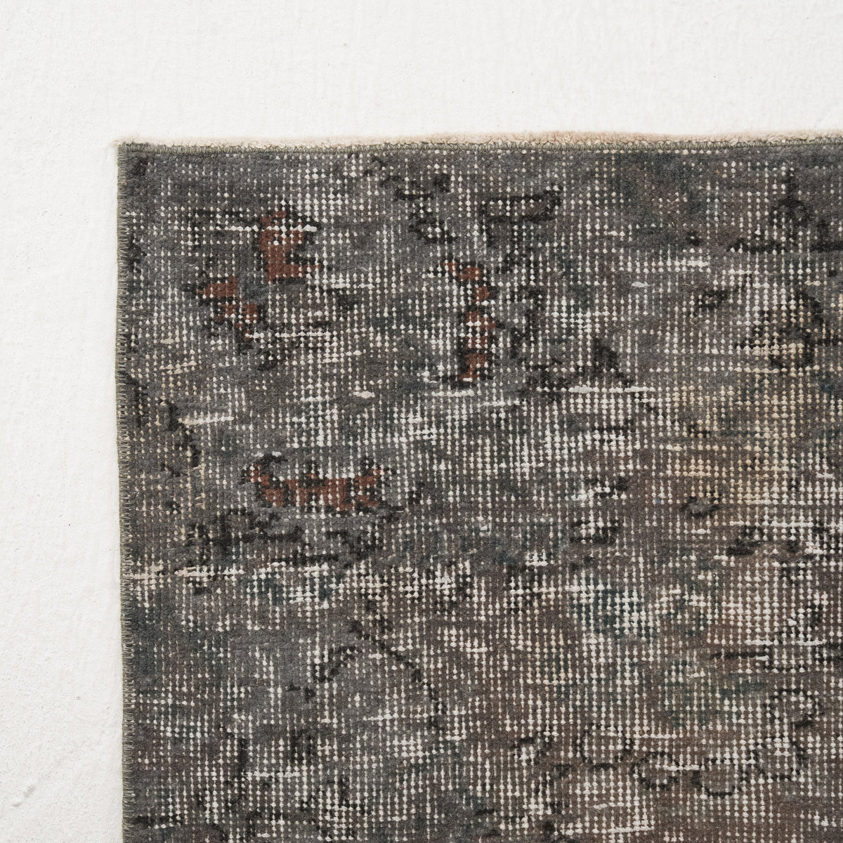 Neravine - Vintage Turkish Area Rug