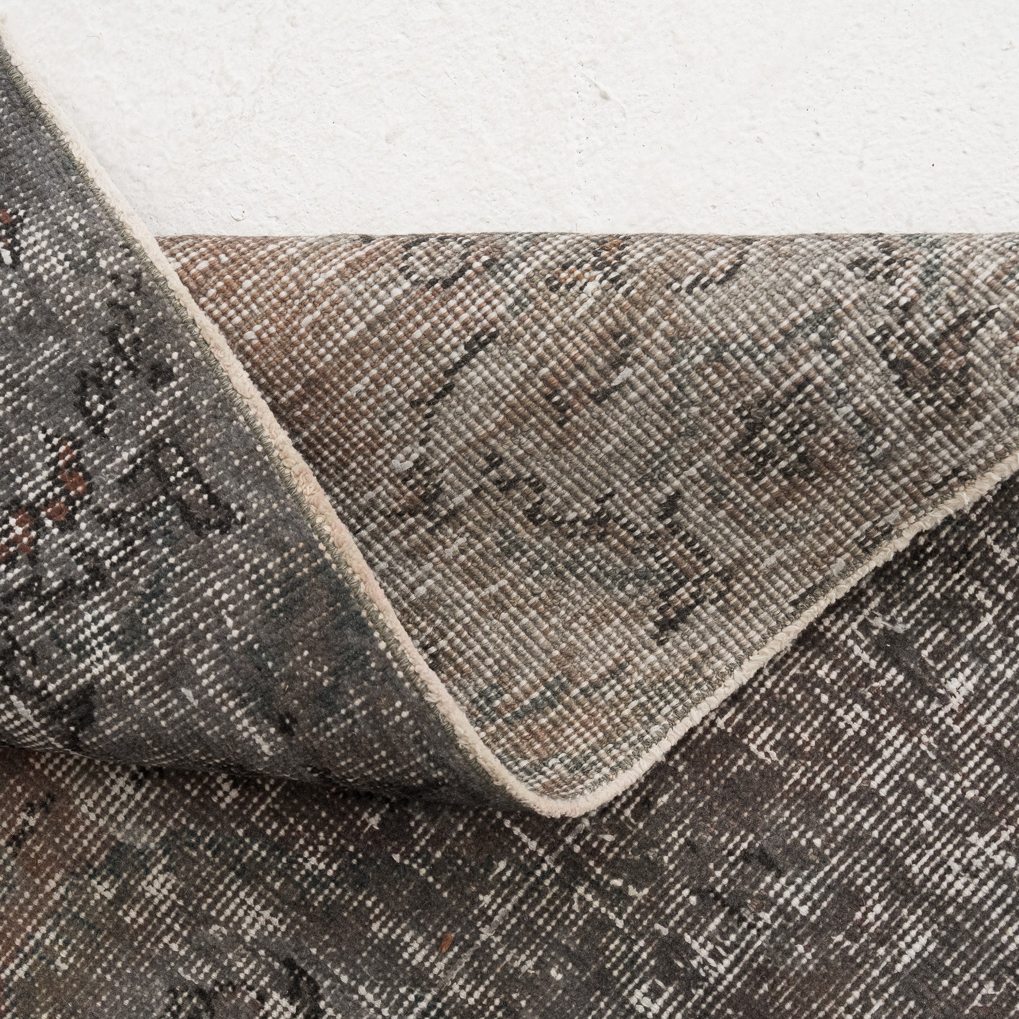 Neravine - Vintage Turkish Area Rug