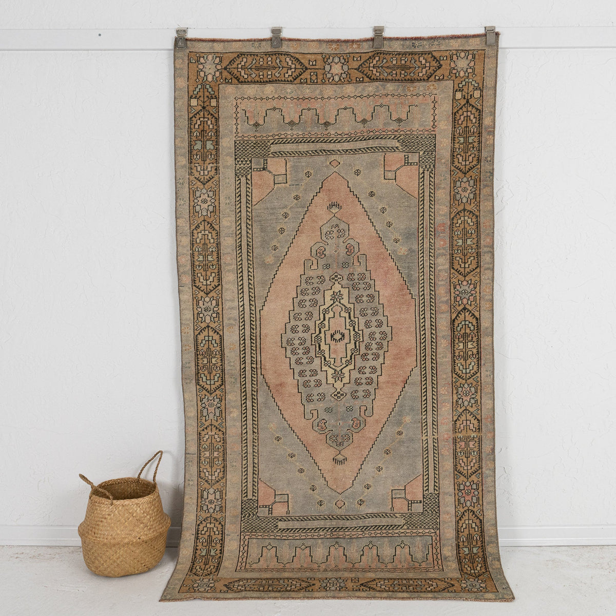 Palyn - Oriental Rug, Handcrafted for Luxury Living