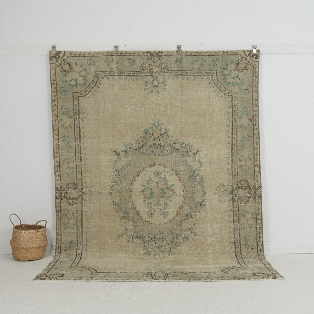 Bronte - Persian Rug, Handcrafted & Timeless