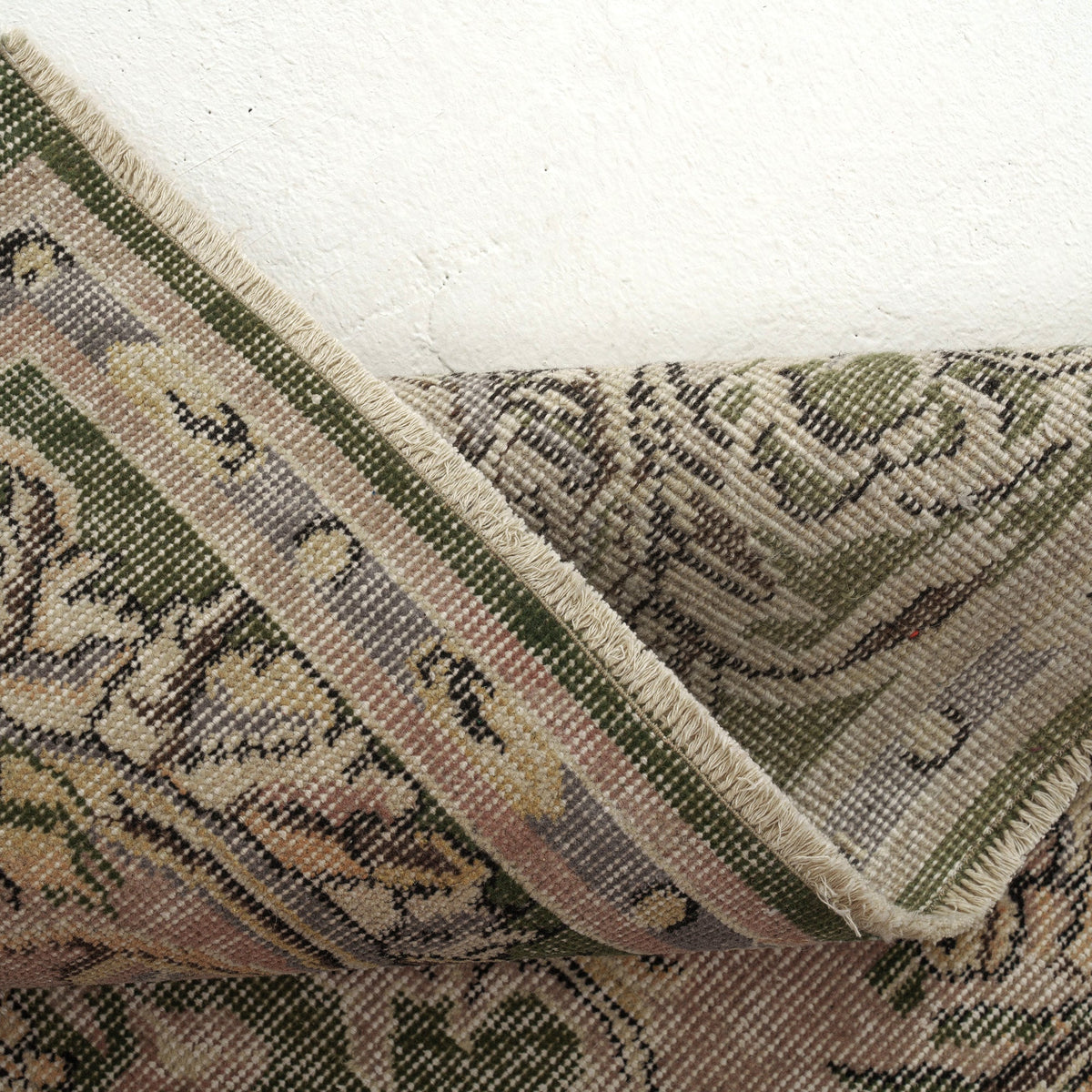 Saphira - Oriental Rug, Handcrafted for Luxury Living