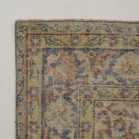 Classic area rug in 5x10 dimensions, crafted in turkish