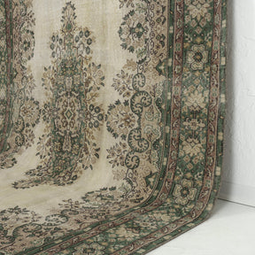 Nureya - Oriental Rug, Timeless & Exquisite