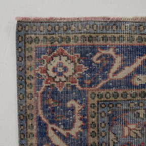 Classic area rug in 6x9 dimensions, crafted in turkish