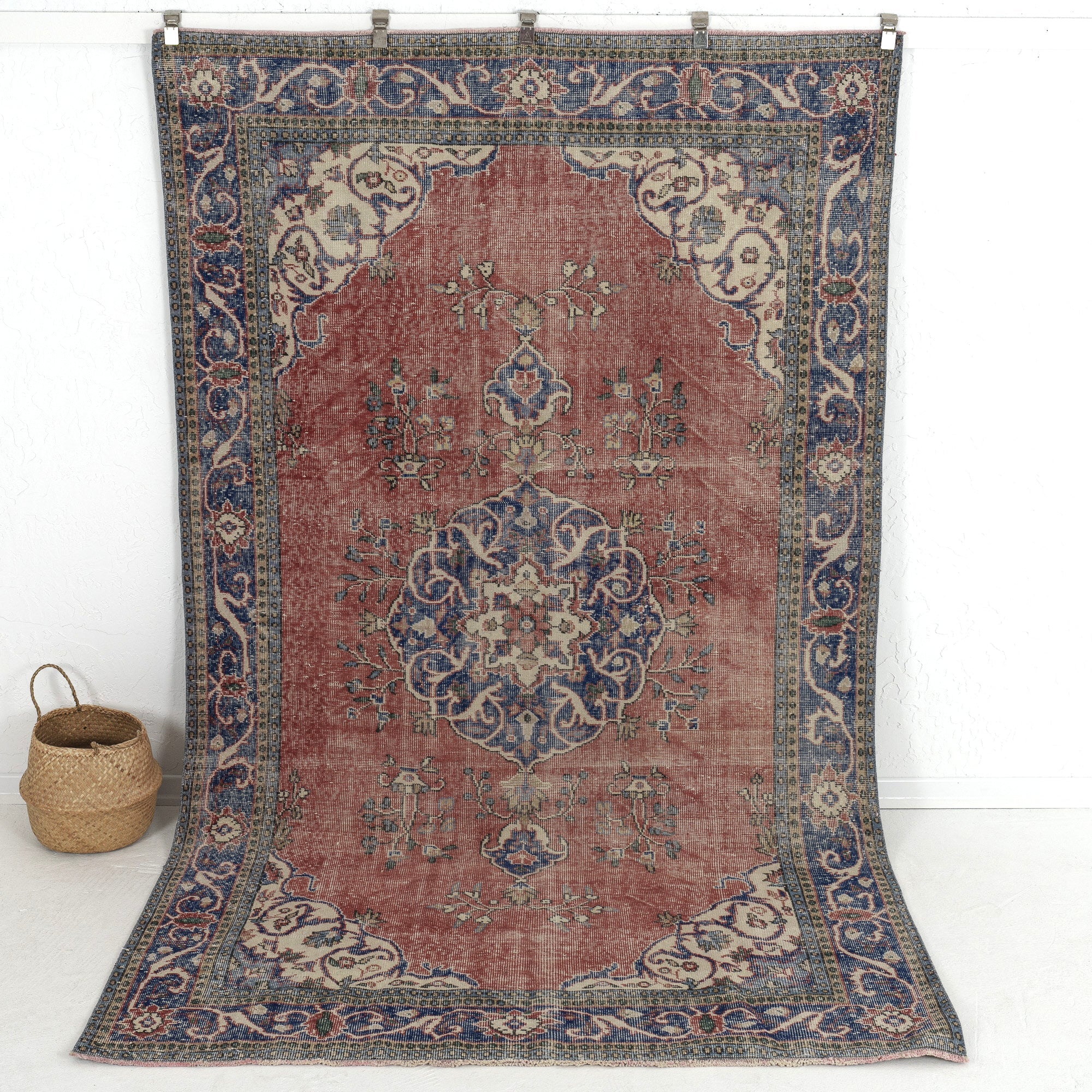 Silana - Dining Room Rug, Authentic Oriental Design