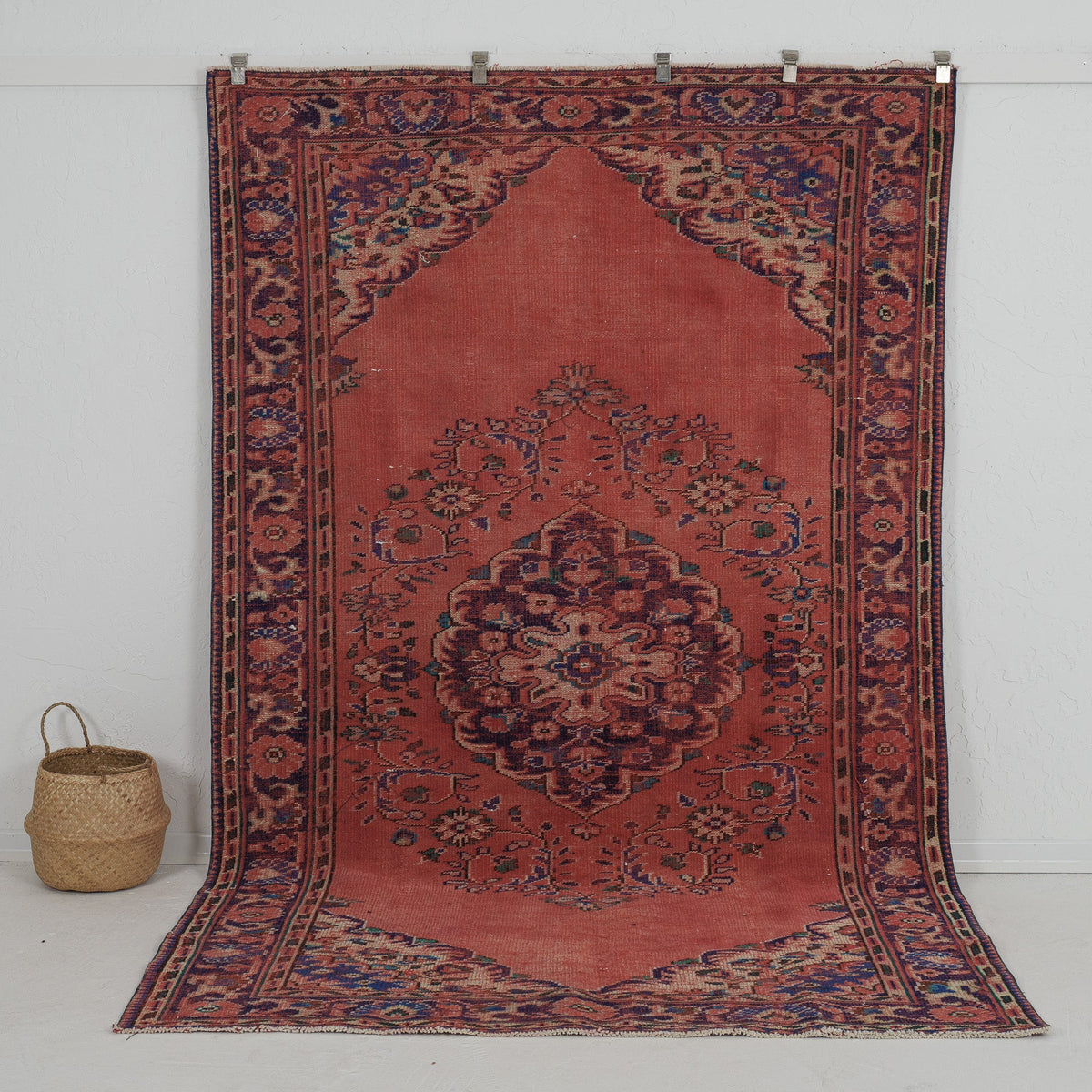 red vintage 6x10 area rug - perfect for the living room, bedroom, office, entryway, kitchen