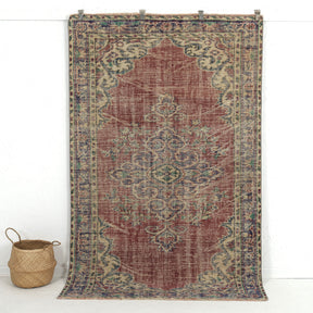 Damira - Dining Room Rug, Classic Artisan Crafted