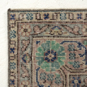 Ilgim - Oriental Vintage Rug, Collector's Edition